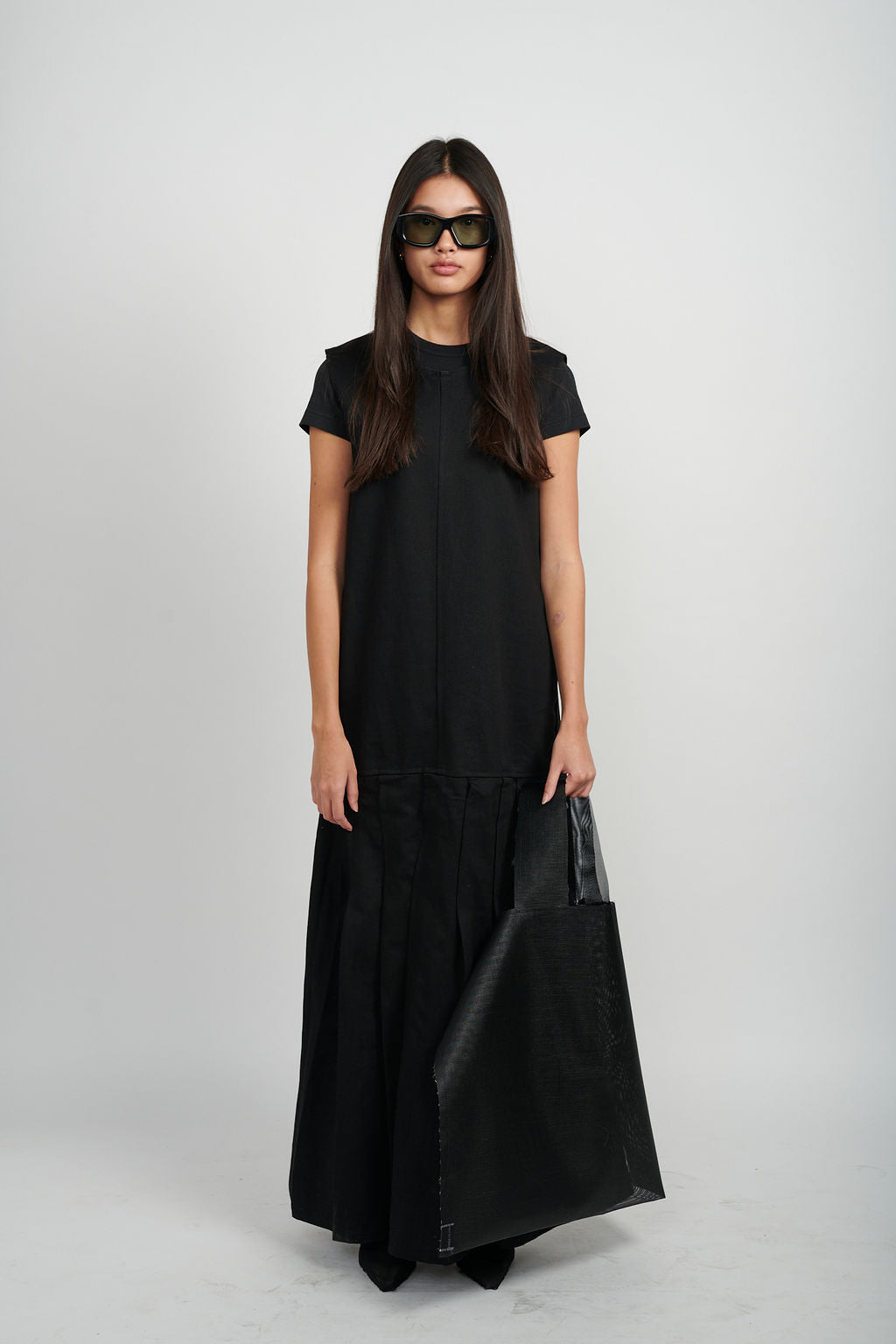 PLEATED DRESS - BLACK