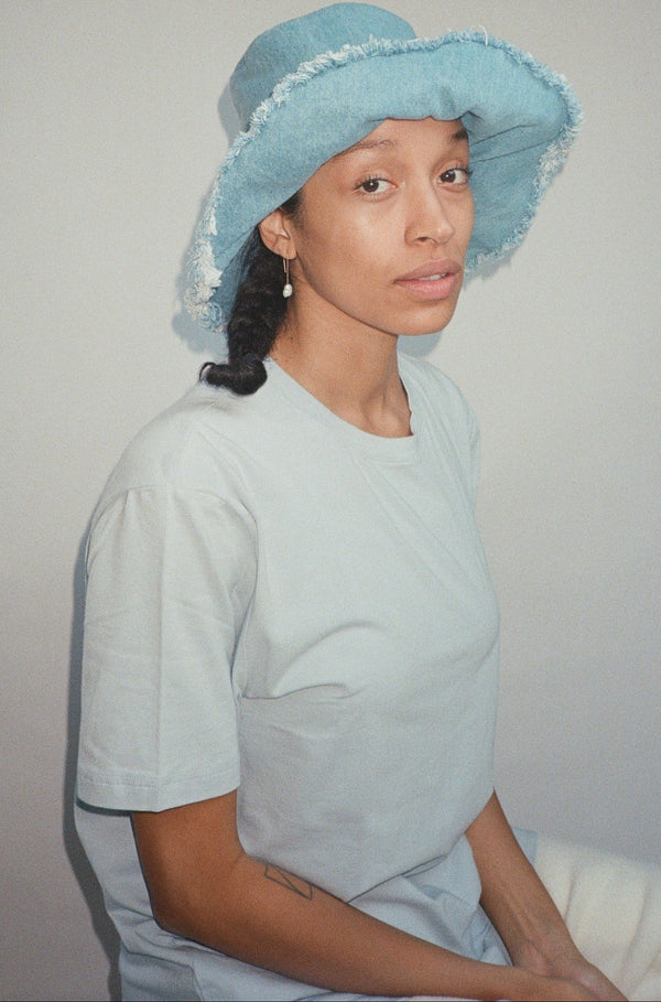 BUCKET HAT - MEDIUM BRIM DENIM